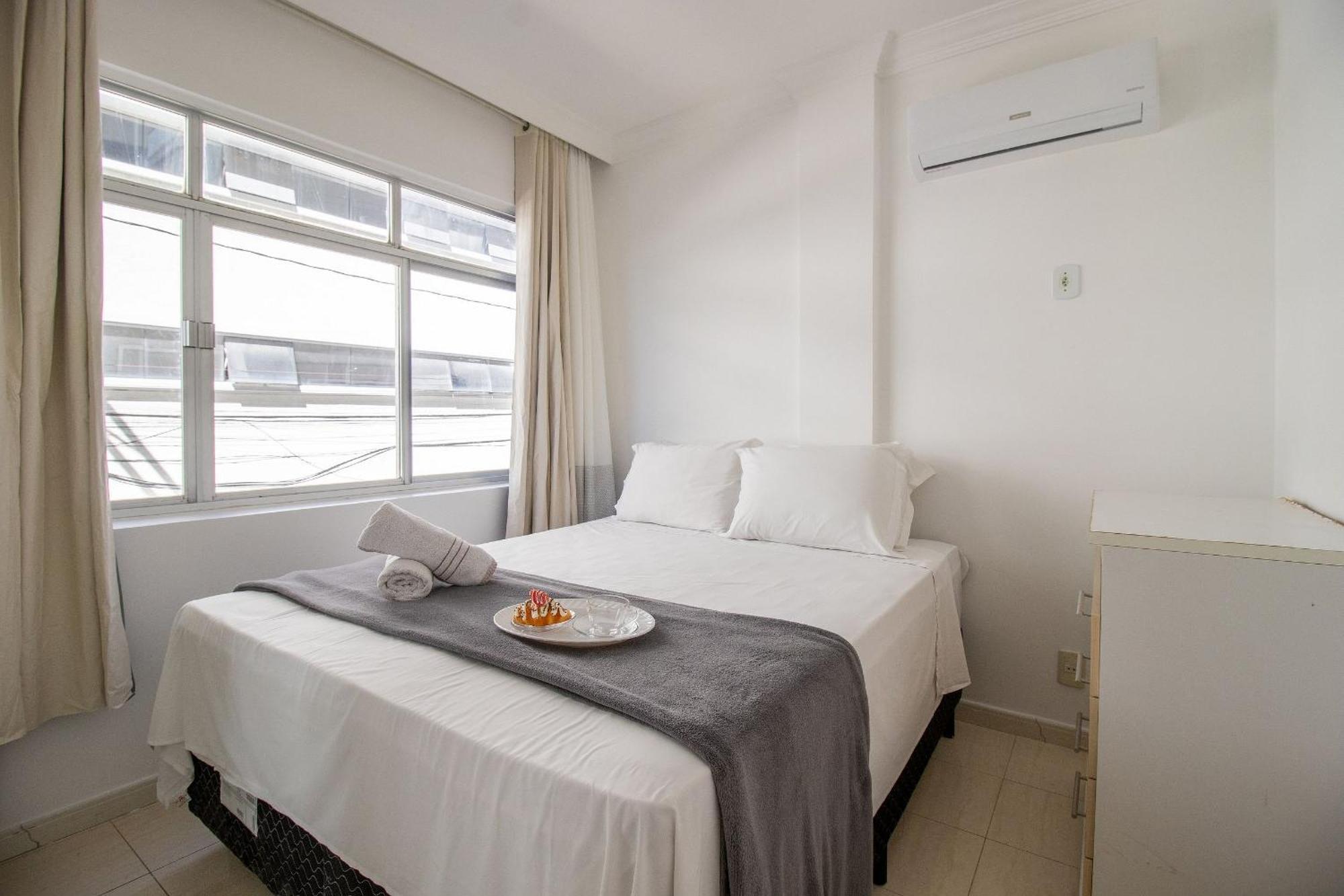 Apu14 - 4 Dorm, Climatizado, Esq. Av. Atlantica Apartamento *