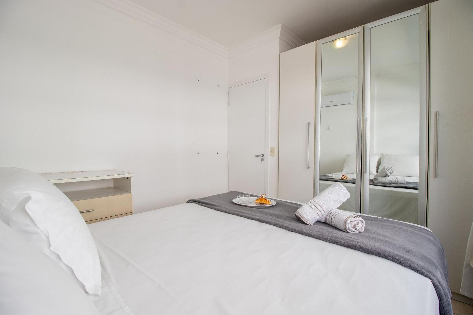 Apartamento Apu14 - 4 Dorm, Climatizado, Esq. Av. Atlantica